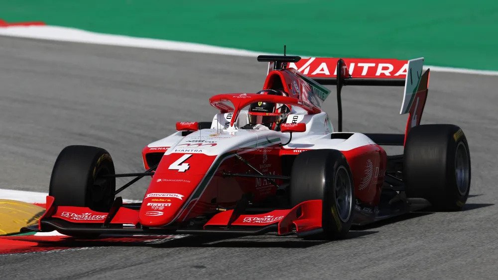 Stanek Menangi Feature Race F3 Imola yang Dramatis